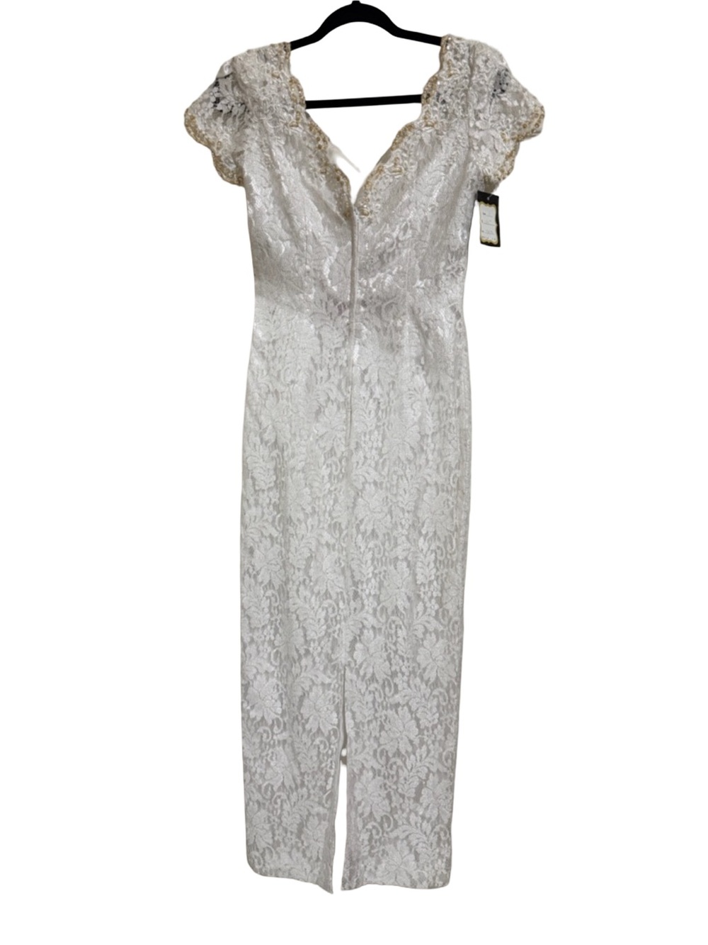 Elegant White Lace Wedding Dress with Beaded Accents - Picture 4 of 6